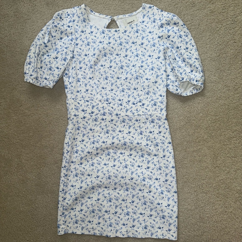 Dress super cute wore for senior pictures!